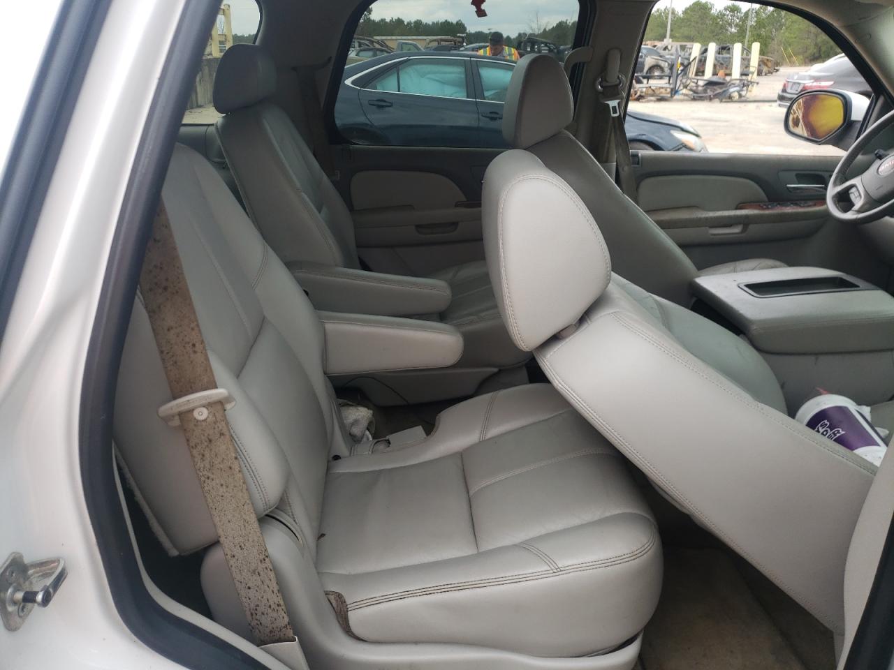 Photo 6 from auction – 2008 GMC YUKON with VIN 1GKFC13048R111441