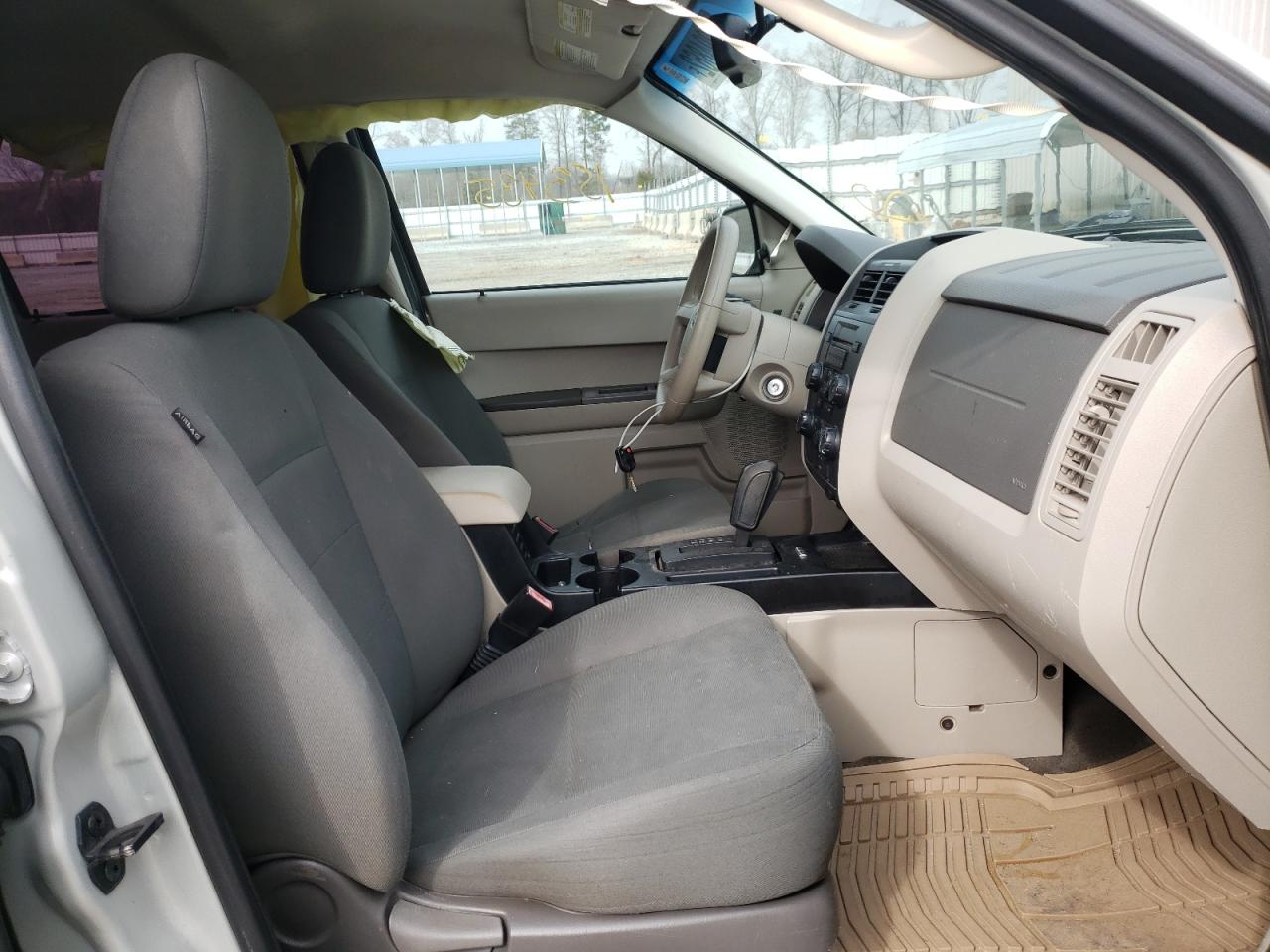 Photo 5 from auction – 2009 FORD ESCAPE XLS with VIN 1FMCU02709KD06026
