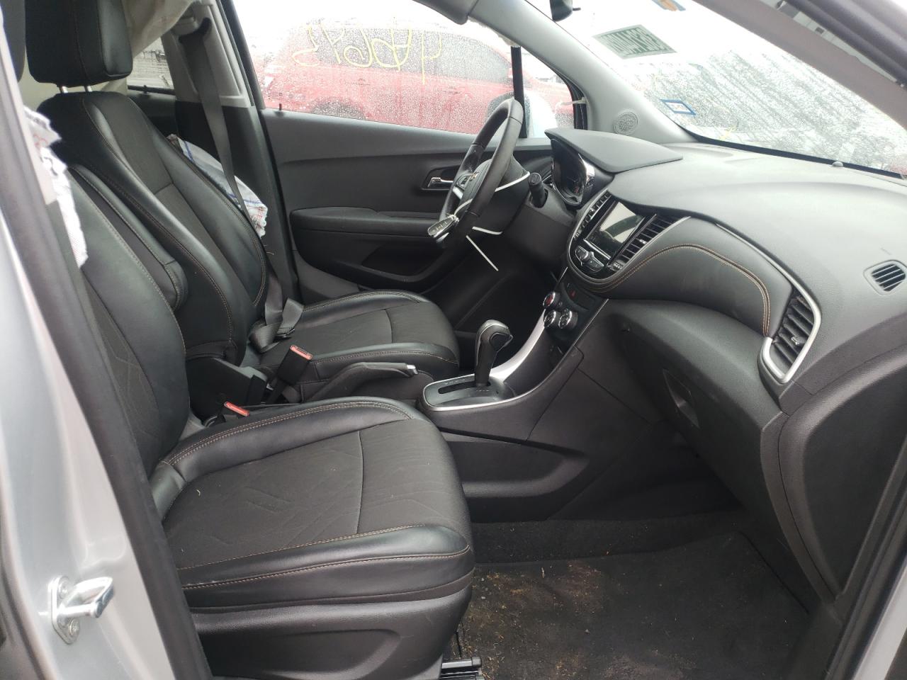 Photo 5 from auction – 2019 CHEVROLET TRAX 1LT with VIN 3GNCJLSB9KL373237