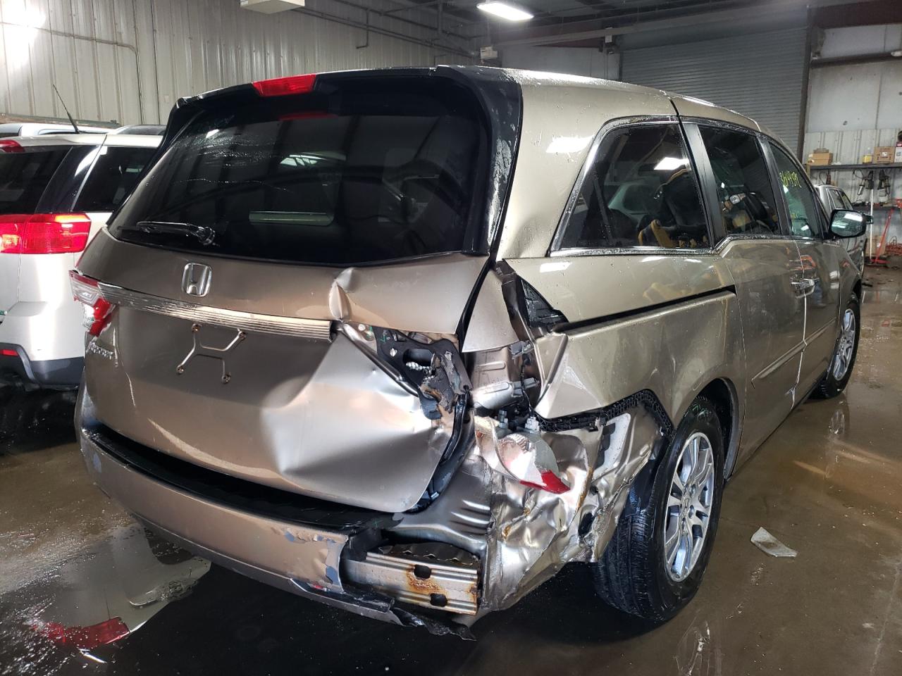 Photo 4 from auction – 2011 HONDA ODYSSEY EX with VIN 5FNRL5H61BB065769