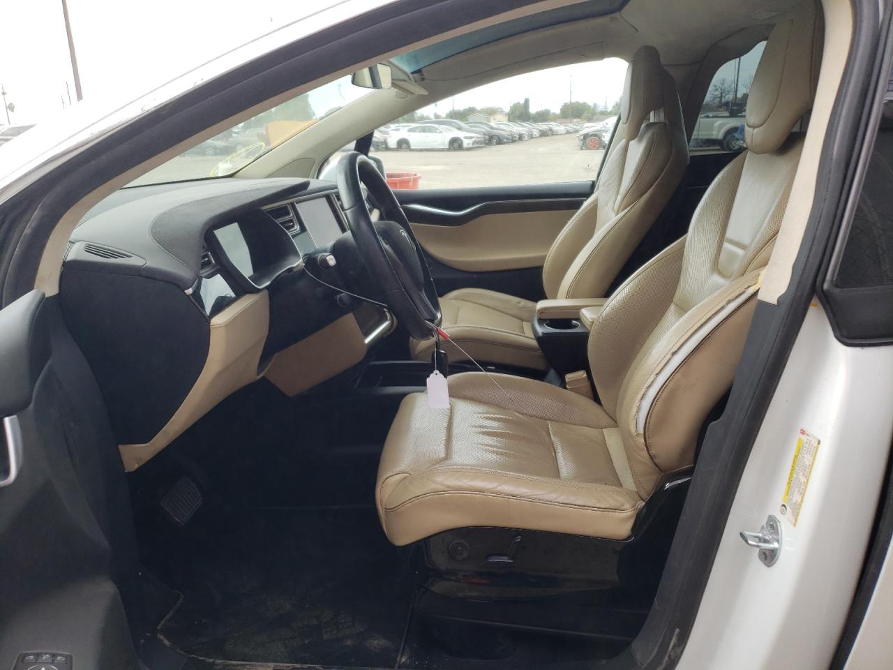 Photo 5 from auction – 2016 TESLA MODEL X with VIN 5YJXCBE25GF018825