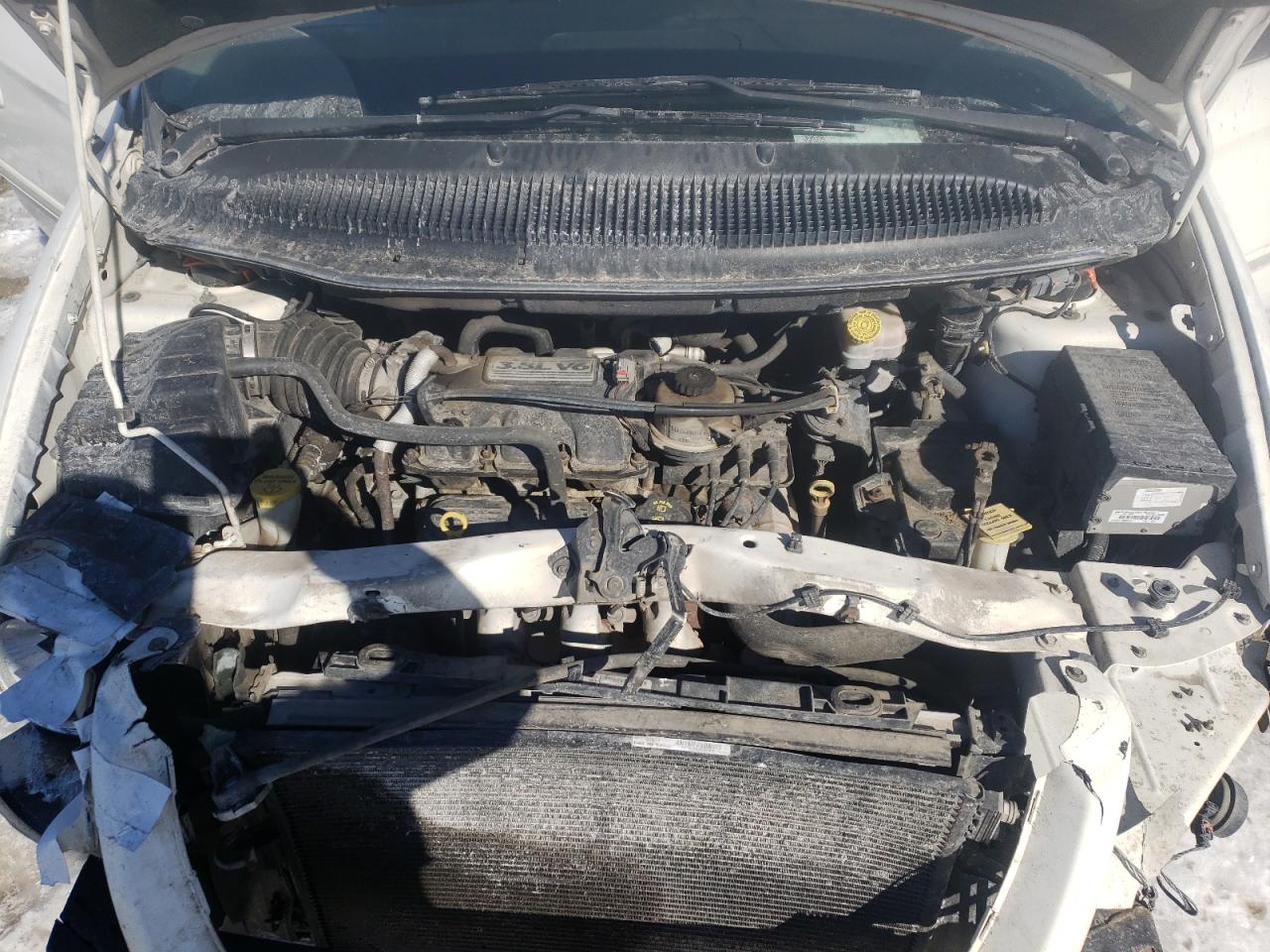 Photo 7 from auction – 2005 CHRYSLER TOWN & COU with VIN 2C8GP54L45R470605