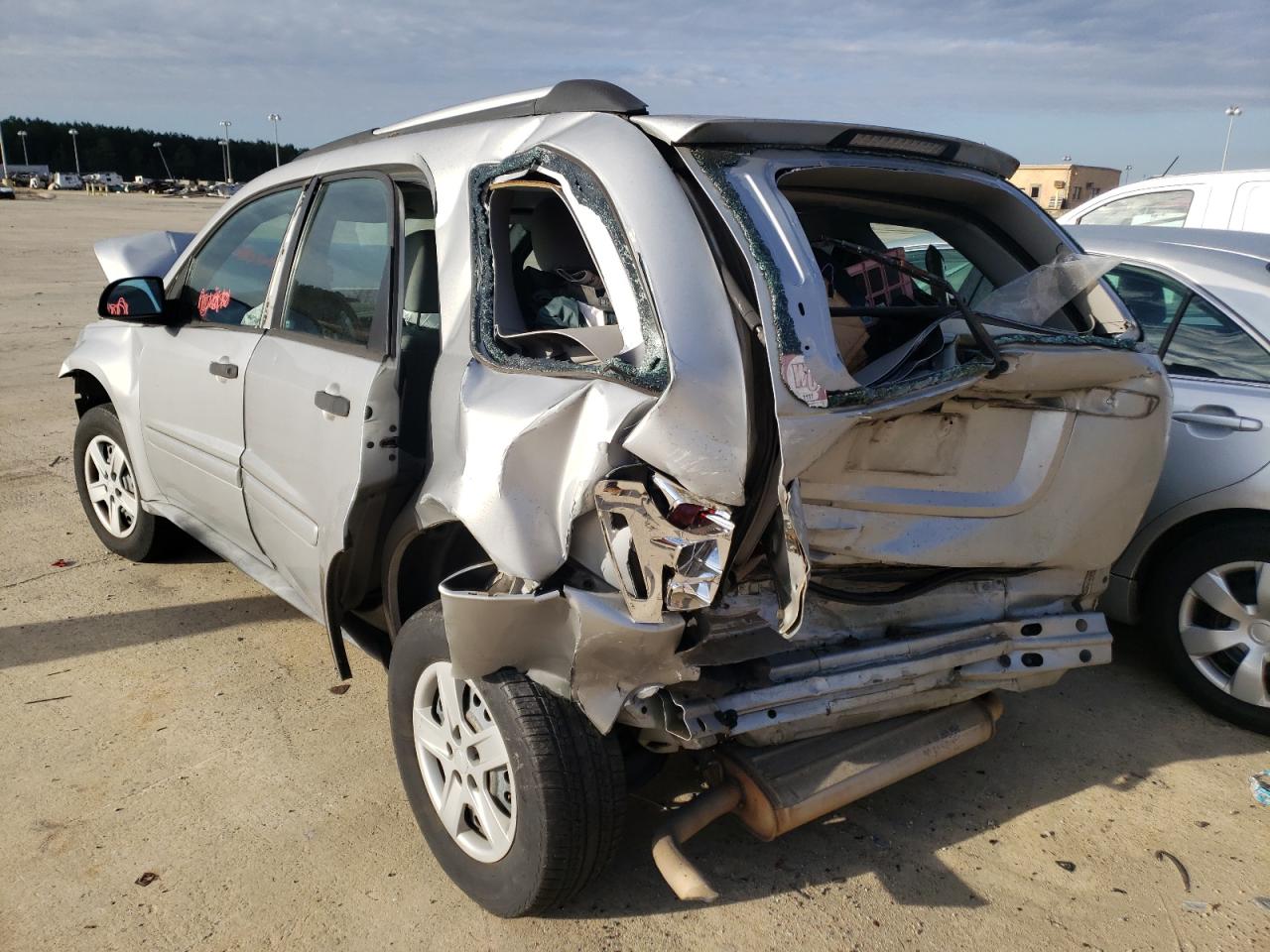 Photo 3 from auction – 2005 CHEVROLET EQUINOX LS with VIN 2CNDL13F056023576
