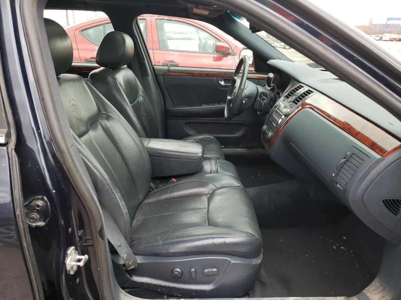 Photo 5 from auction – 2006 CADILLAC DTS with VIN 1G6KD57Y16U201545