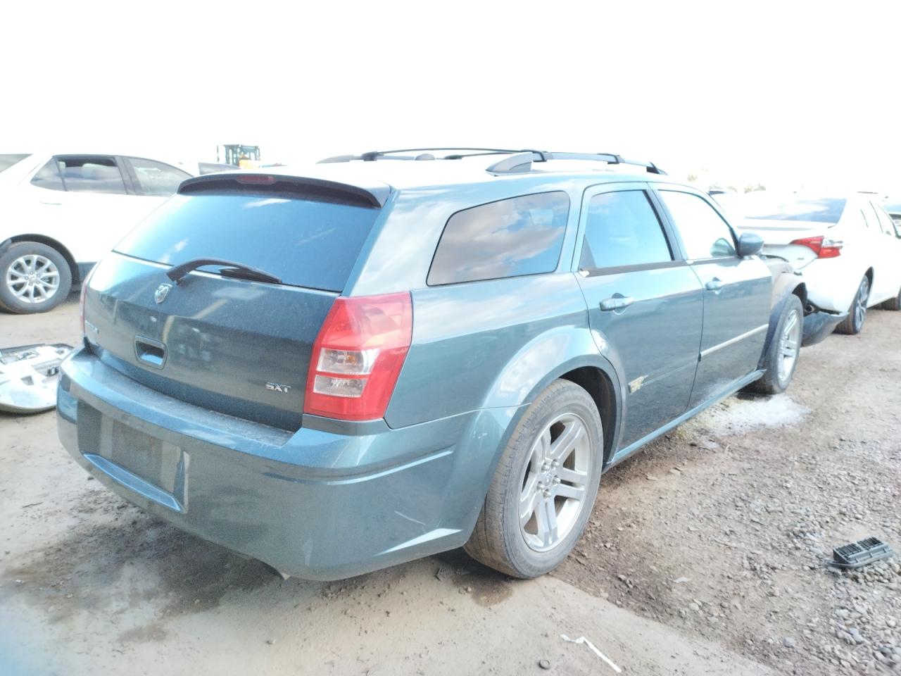 Photo 4 from auction – 2005 DODGE MAGNUM SXT with VIN 2D4FV48V25H677057