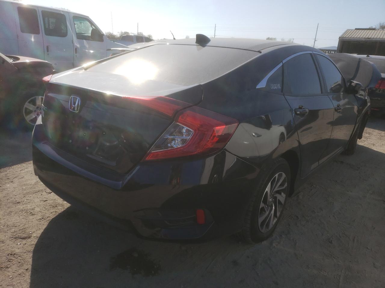 Zdjęcie 4 z aukcji – 2017 HONDA CIVIC EX z VIN 19XFC2F76HE075399