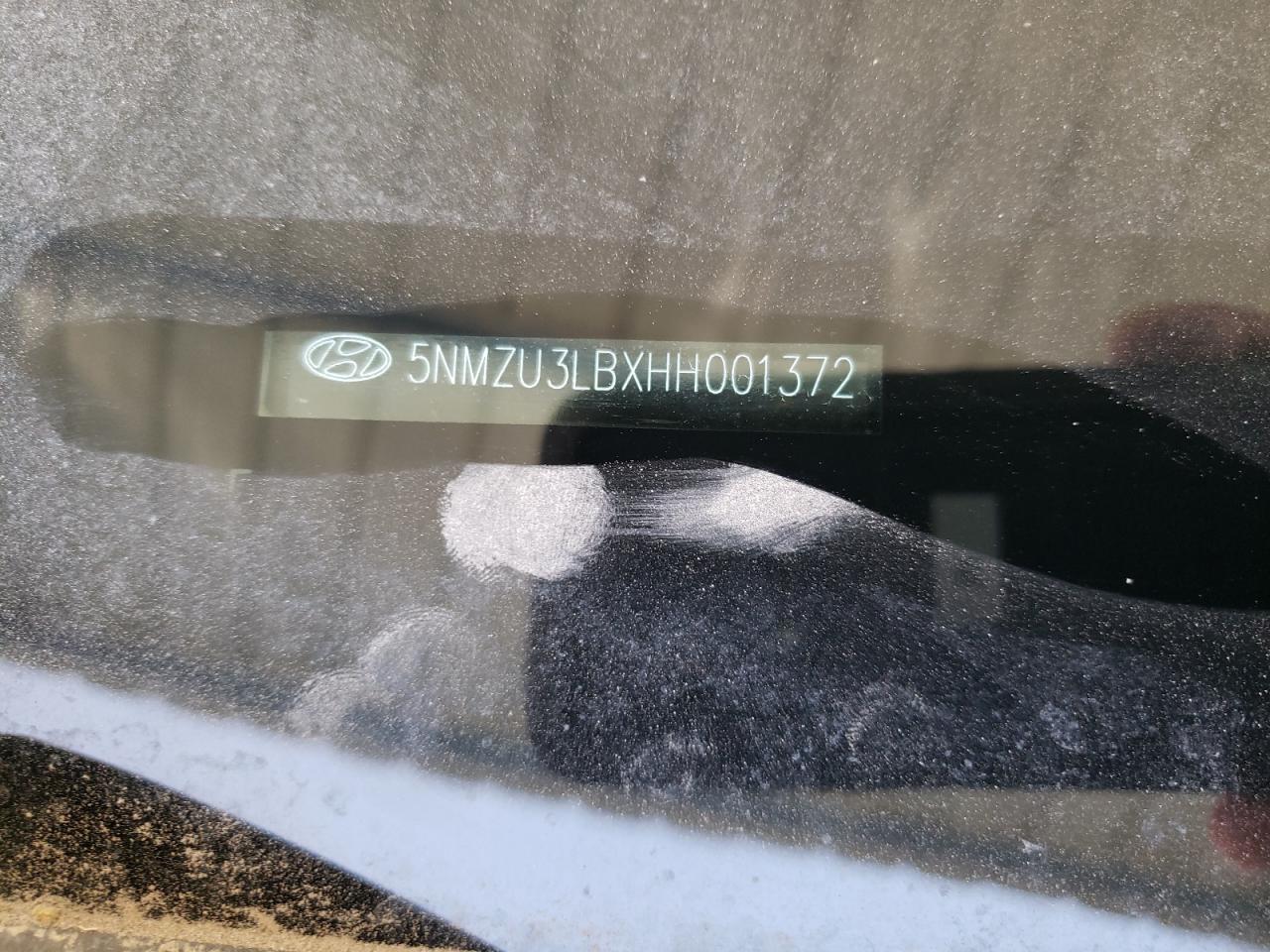 Photo 10 from auction – 2017 HYUNDAI SANTA FE S with VIN 5NMZU3LBXHH001372