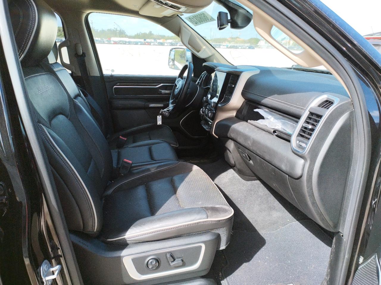 Photo 5 from auction – 2019 RAM 1500 LARAM with VIN 1C6SRFJT8KN526089