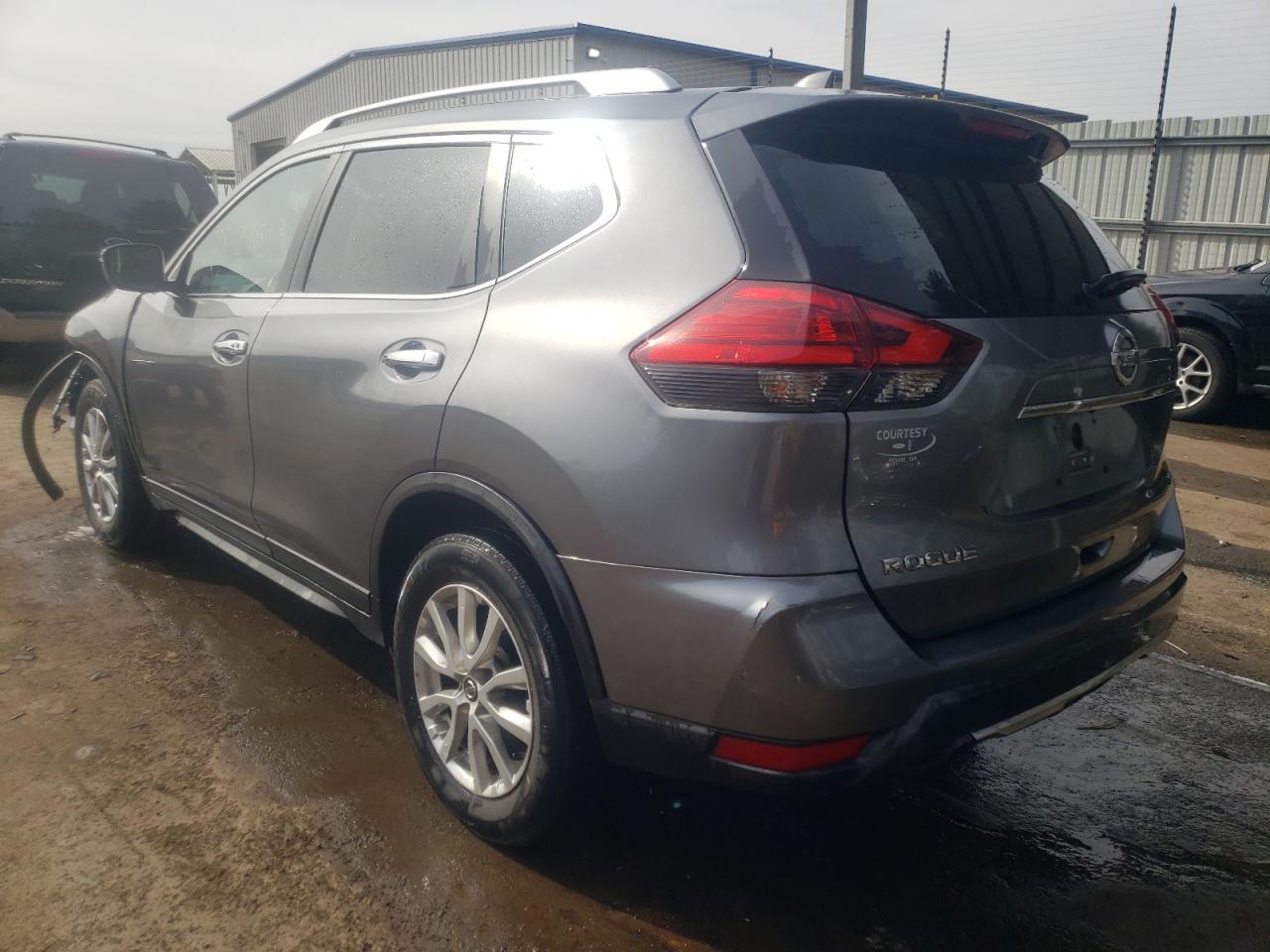 Photo 3 from auction – 2017 NISSAN ROGUE S with VIN KNMAT2MT4HP547495
