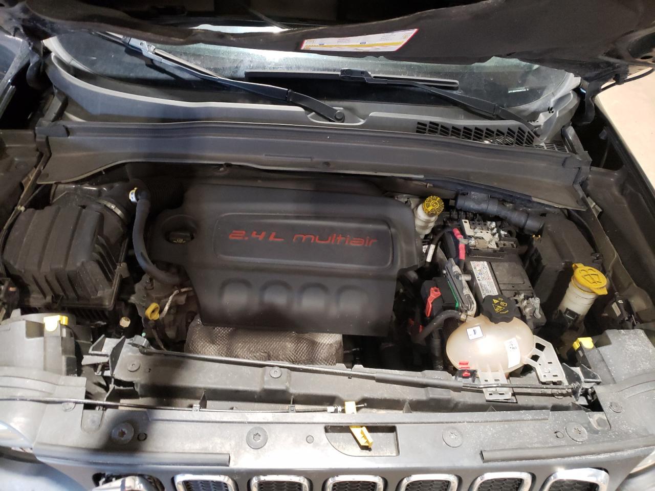 Photo 7 from auction – 2015 JEEP RENEGADE L with VIN ZACCJBBT7FPB37100
