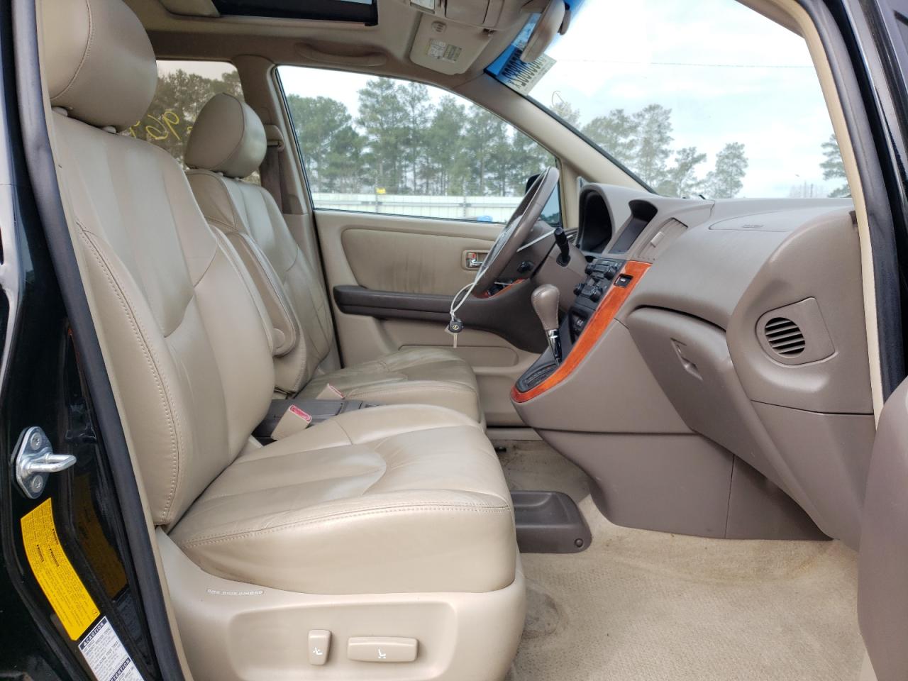Photo 5 from auction – 2001 LEXUS RX 300 with VIN JTJHF10U210170353
