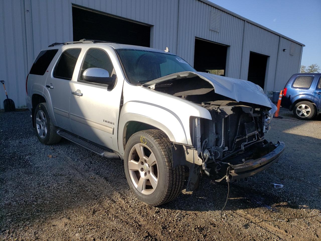 CHEVROLET TAHOE C150 2013 with VIN 1GNSCBE03DR126849 - Photo from auction