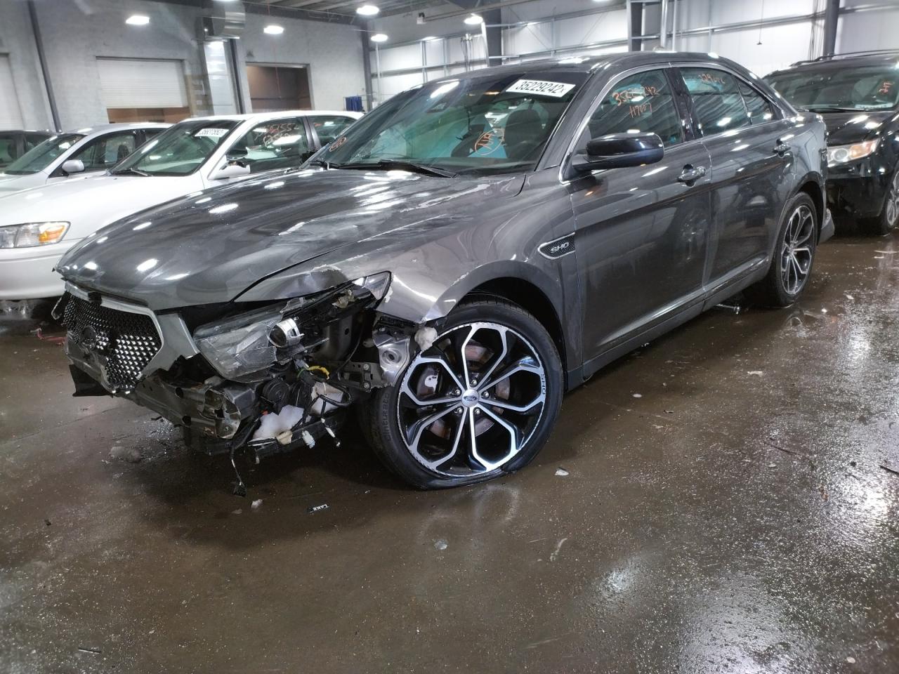 Photo 2 from auction – 2016 FORD TAURUS SHO with VIN 1FAHP2KT9GG121988