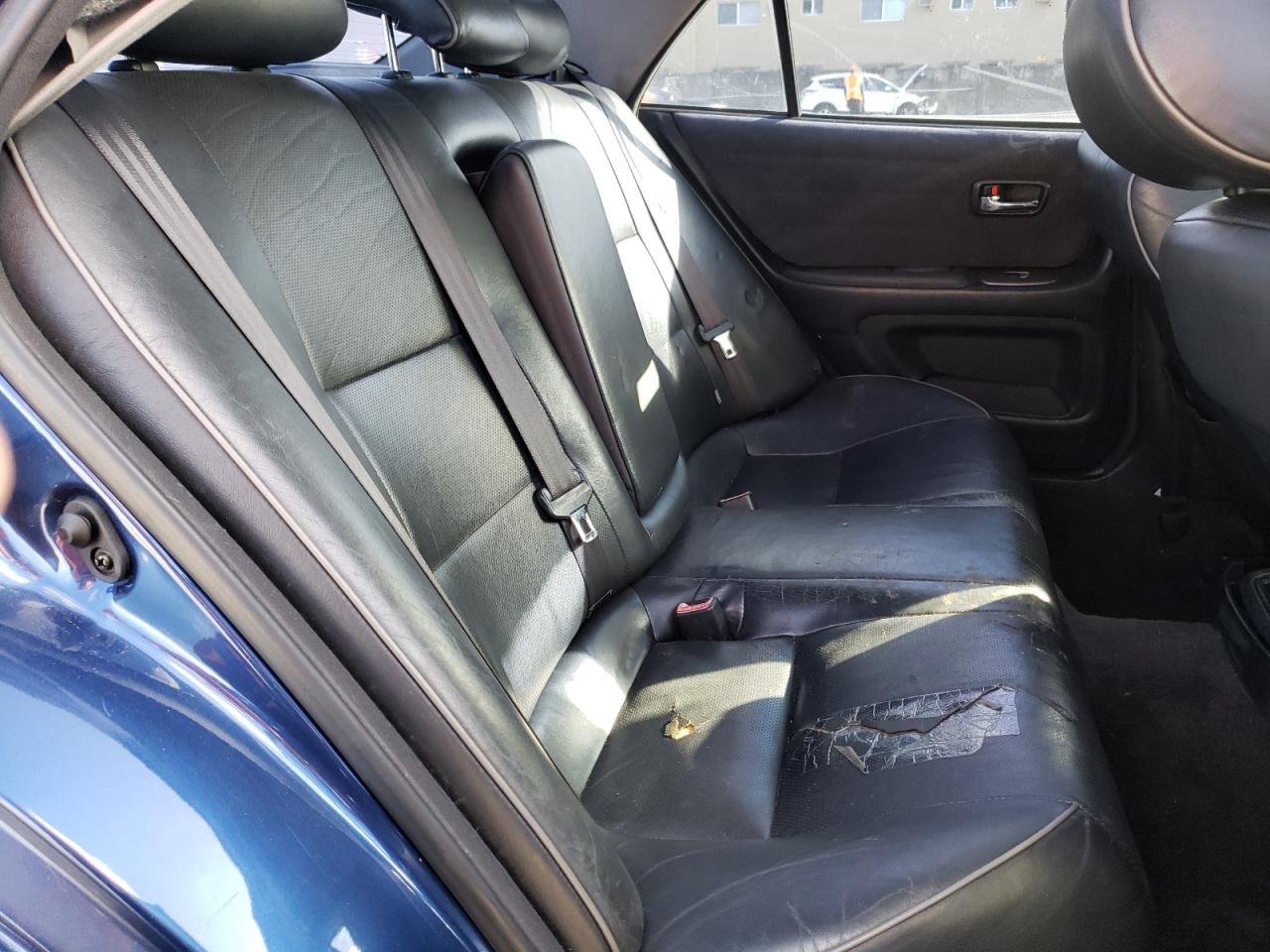 Photo 6 from auction – 2002 LEXUS IS 300 with VIN JTHBD192820057992