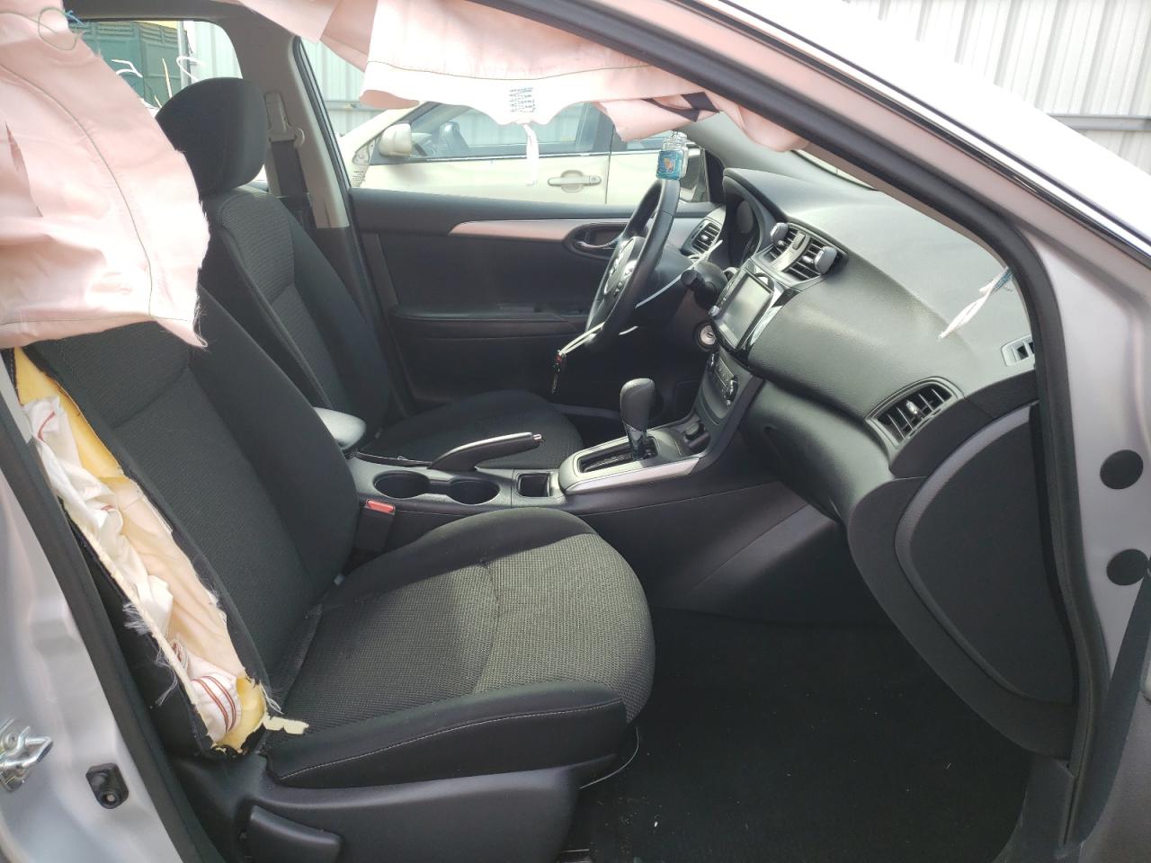 Photo 5 from auction – 2019 NISSAN SENTRA S with VIN 3N1AB7AP1KY425709