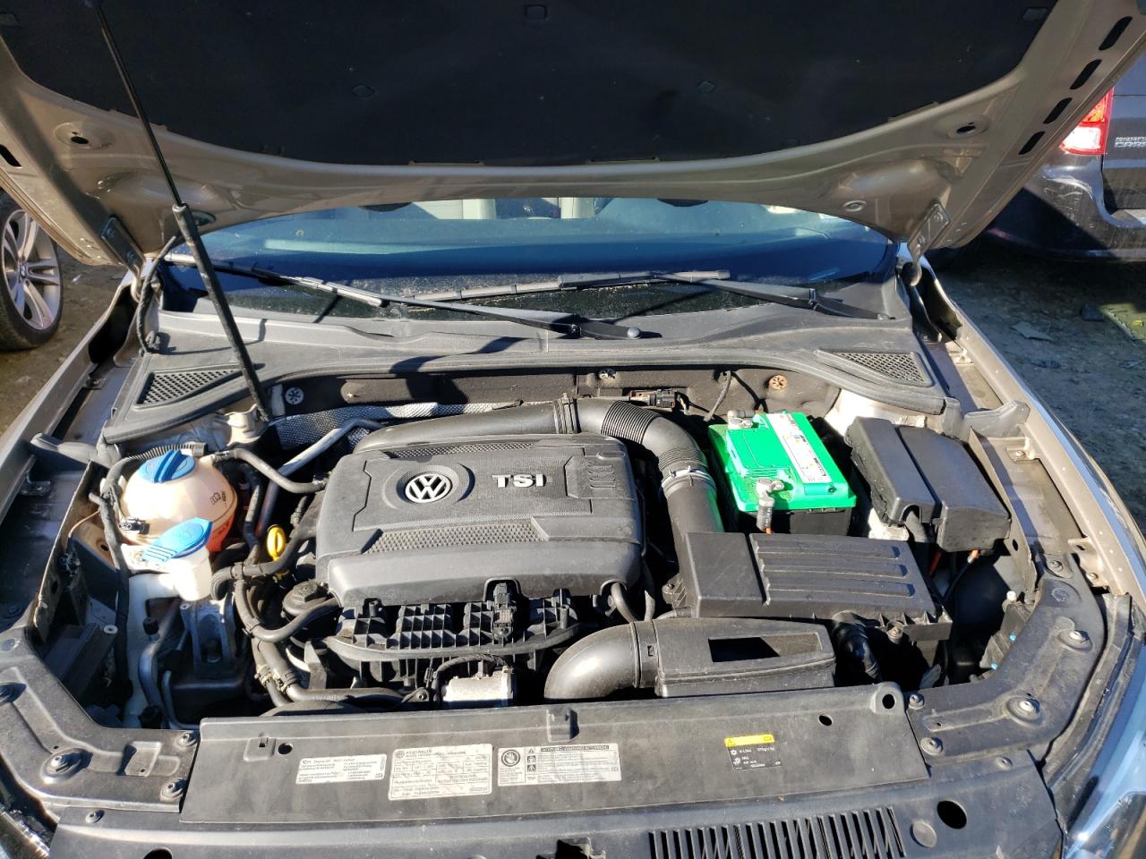 Photo 7 from auction – 2015 VOLKSWAGEN PASSAT S with VIN 1VWAT7A37FC119858