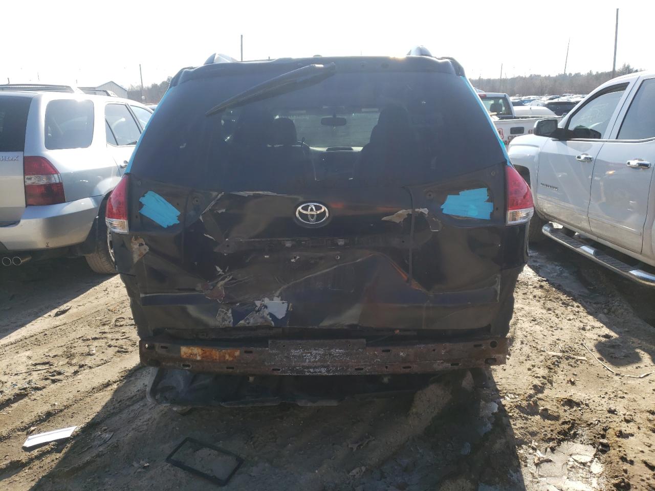 Photo 9 from auction – 2014 TOYOTA SIENNA LE with VIN 5TDKK3DC8ES484156