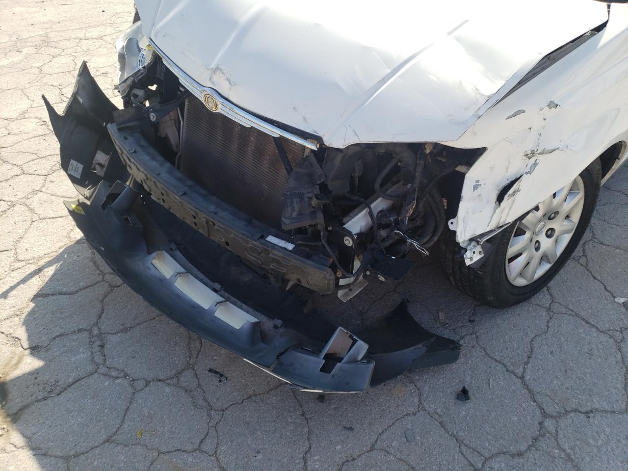 Photo 9 from auction – 2010 CHRYSLER TOWN & COU with VIN 2A4RR4DE1AR155524