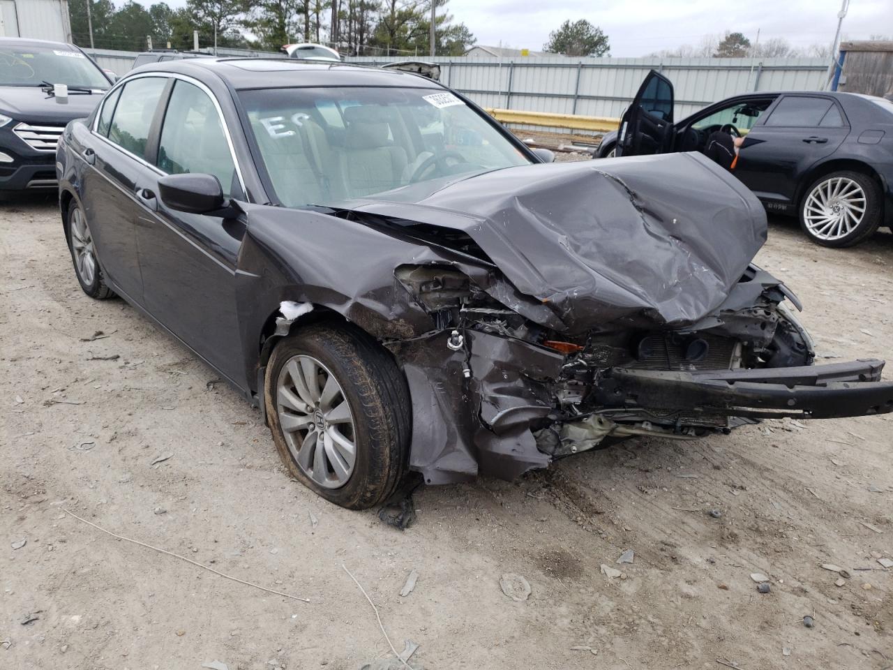 HONDA ACCORD EXL 2011 with VIN 1HGCP2F83BA077154 - Photo from auction