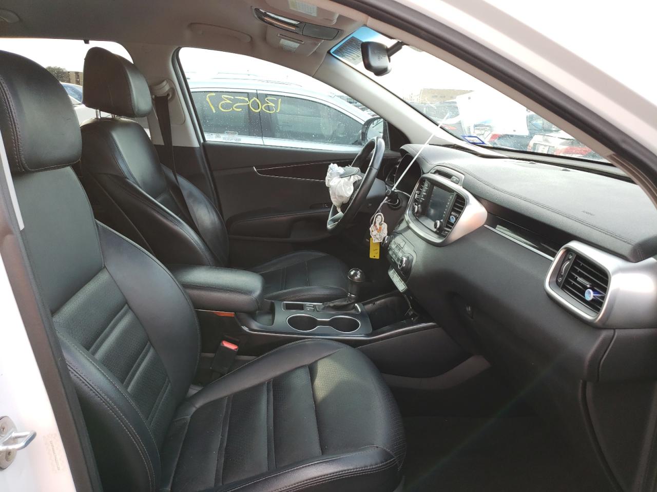 Photo 5 from auction – 2017 KIA SORENTO EX with VIN 5XYPH4A57HG222128