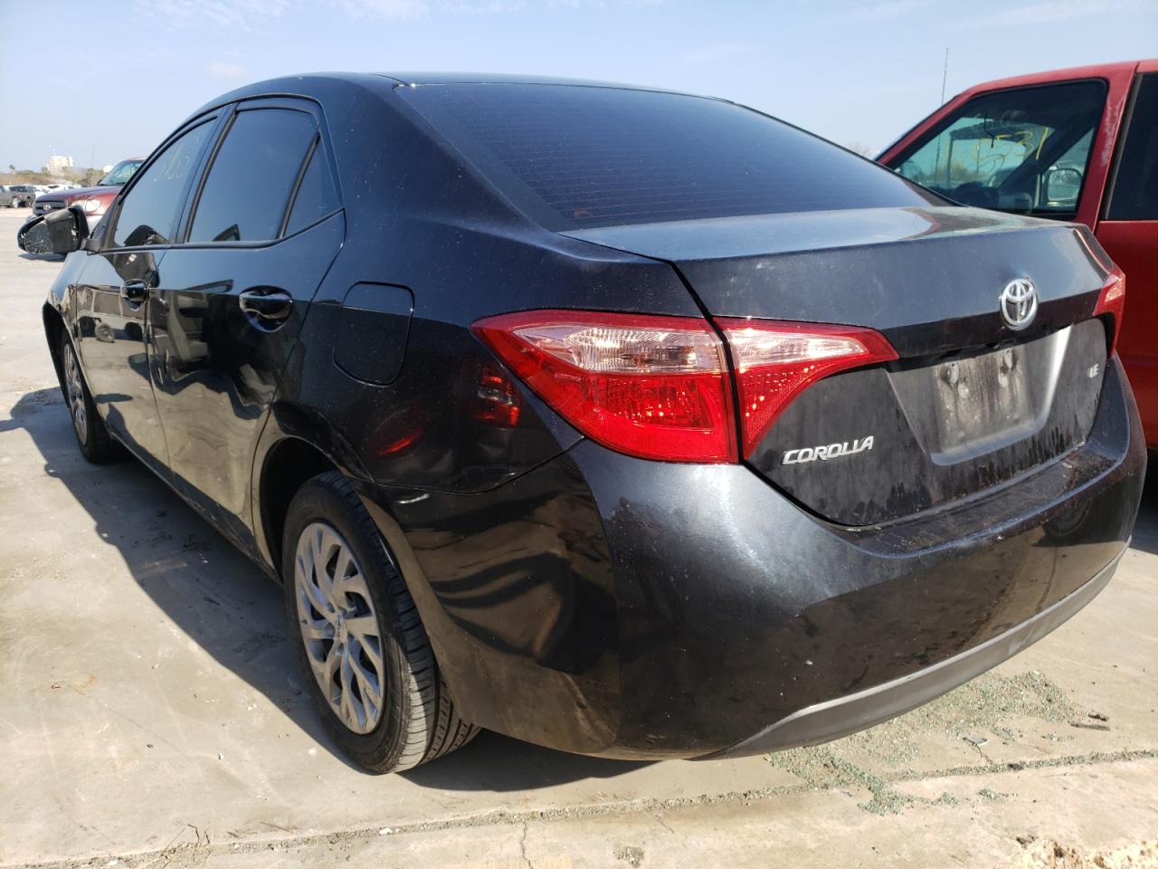 Photo 3 from auction – 2018 TOYOTA COROLLA L with VIN 5YFBURHE9JP833322
