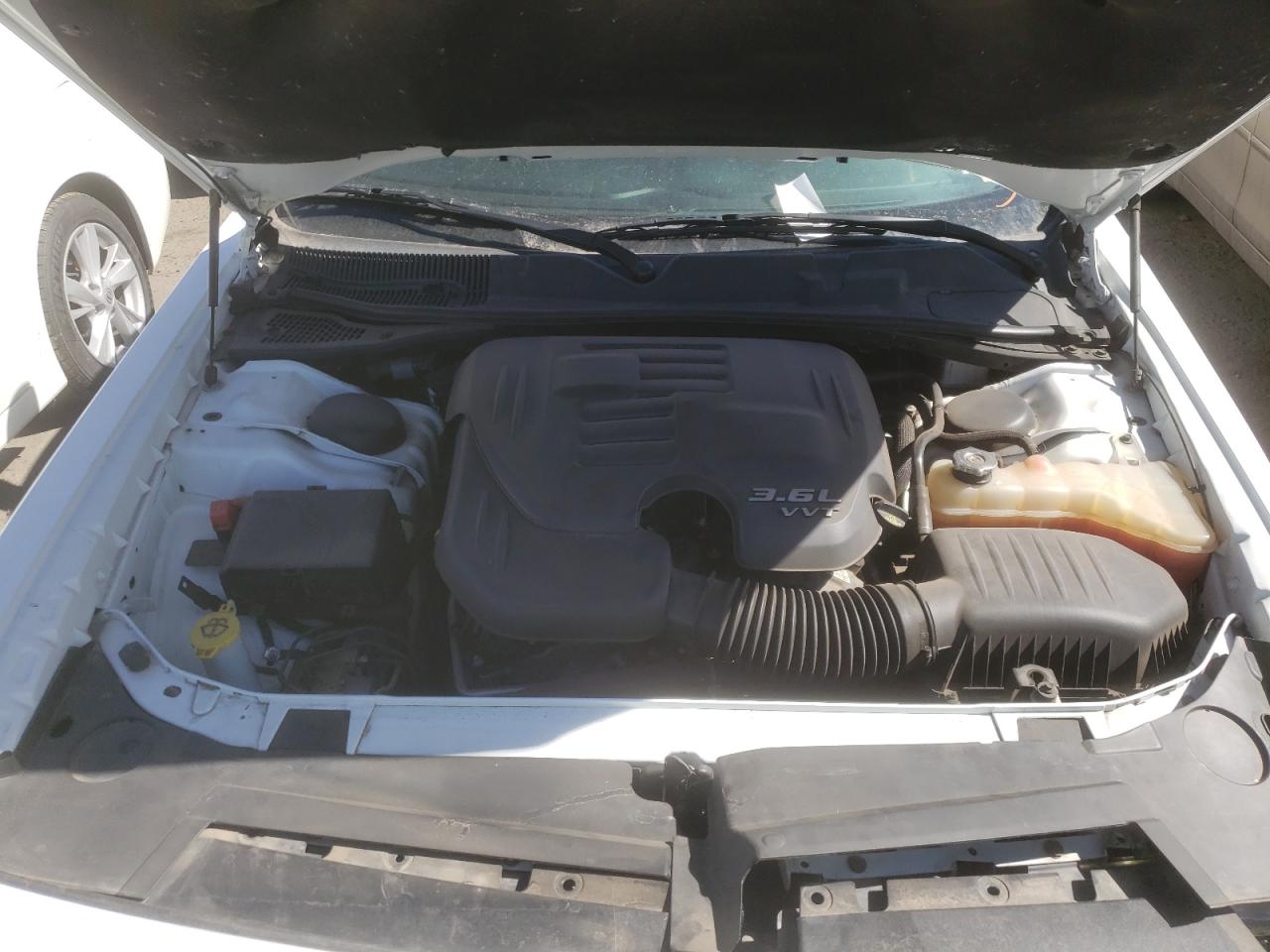 Photo 7 from auction – 2018 DODGE CHALLENGER with VIN 2C3CDZAG4JH302880