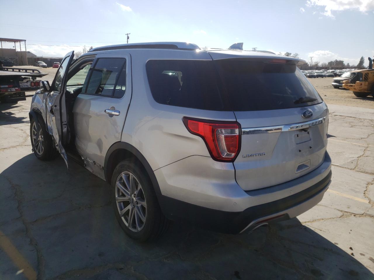 Photo 3 from auction – 2017 FORD EXPLORER L with VIN 1FM5K8F80HGB83944