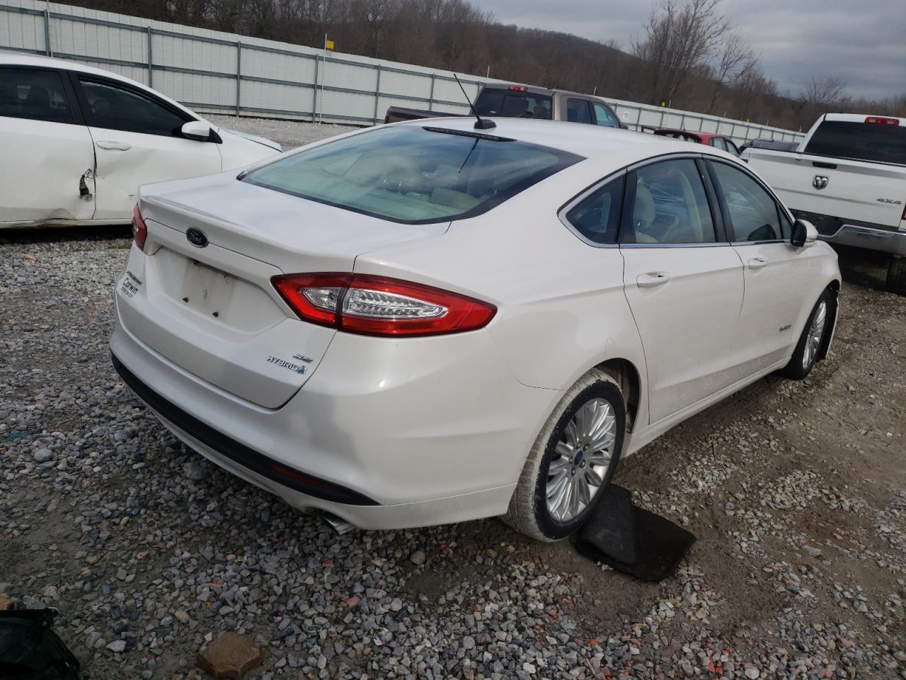 Photo 4 from auction – 2013 FORD FUSION SE with VIN 3FA6P0LU9DR361100