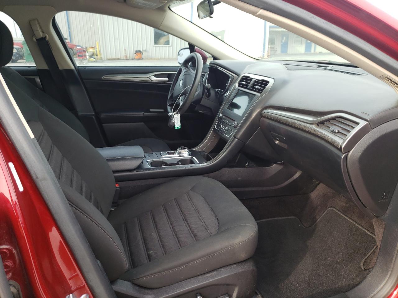 Photo 5 from auction – 2017 FORD FUSION SE with VIN 3FA6P0H79HR186923