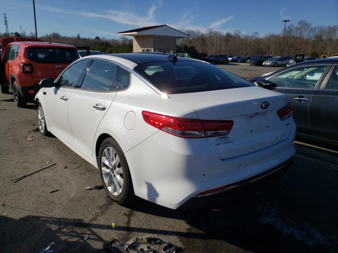 Photo 3 from auction – 2018 KIA OPTIMA EX with VIN 5XXGU4L32JG272260