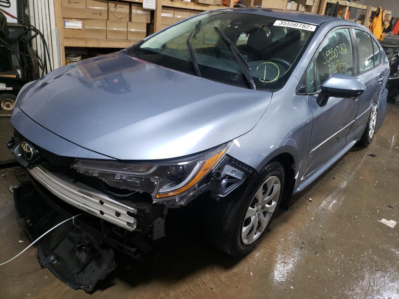 Photo 2 from auction – 2021 TOYOTA COROLLA LE with VIN 5YFEPMAE2MP228175