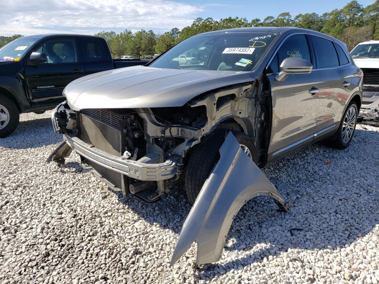 Photo 2 from auction – 2016 LINCOLN MKX RESERV with VIN 2LMTJ8LR4GBL37105