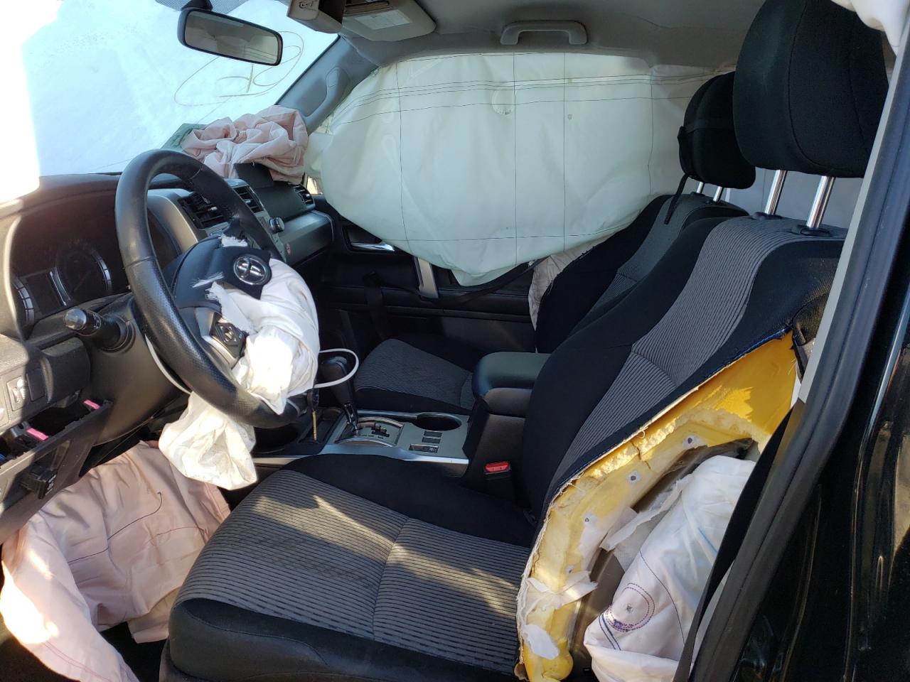 Photo 5 from auction – 2018 TOYOTA 4RUNNER SR with VIN JTEBU5JR8J5568892