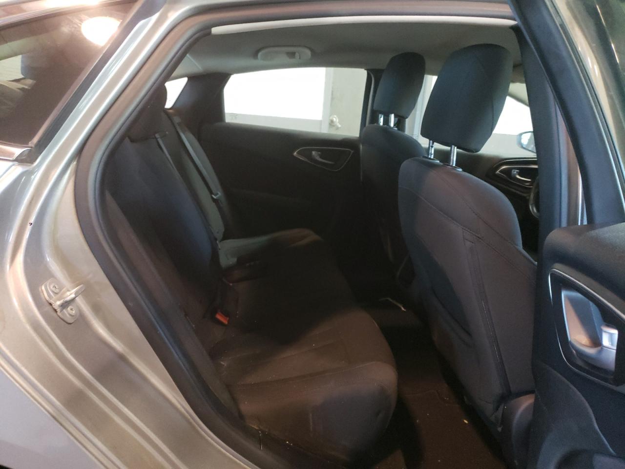 Photo 6 from auction – 2016 CHRYSLER 200 LIMITE with VIN 1C3CCCAB8GN159355