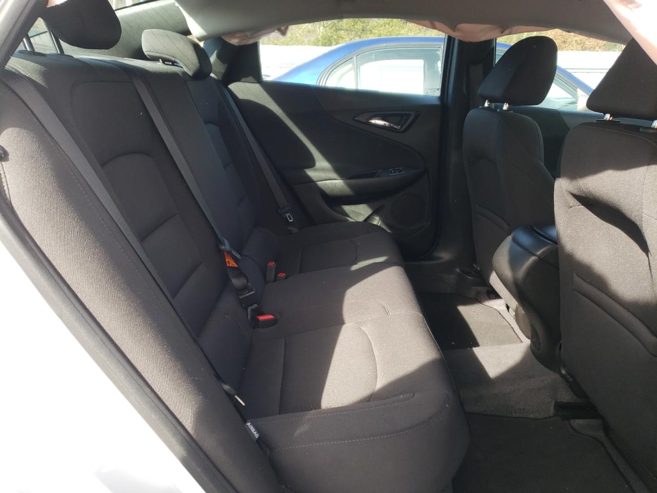 Photo 6 from auction – 2019 CHEVROLET MALIBU LS with VIN 1G1ZB5ST0KF166128