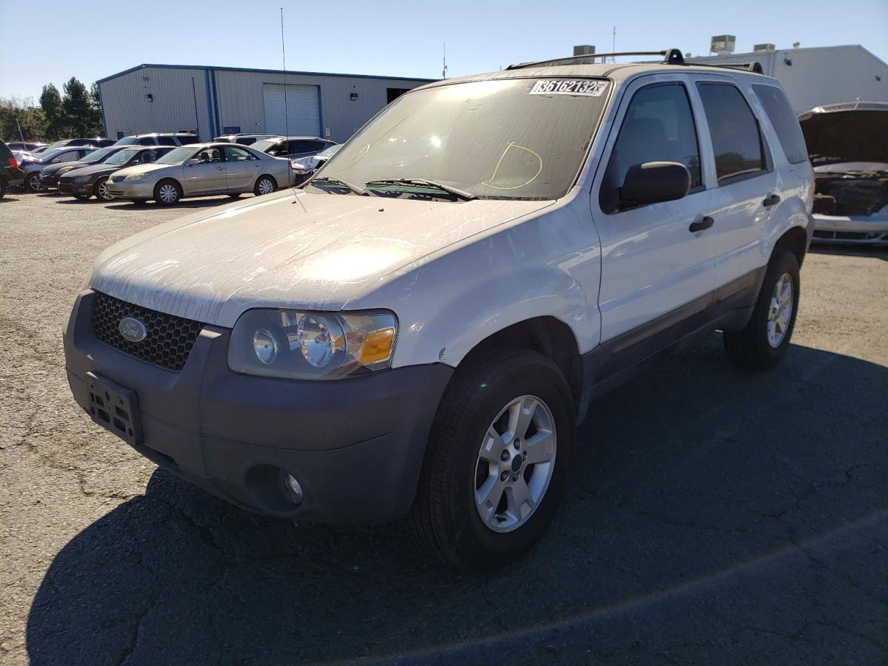 Photo 2 from auction – 2005 FORD ESCAPE XLT with VIN 1FMCU03145KB33664