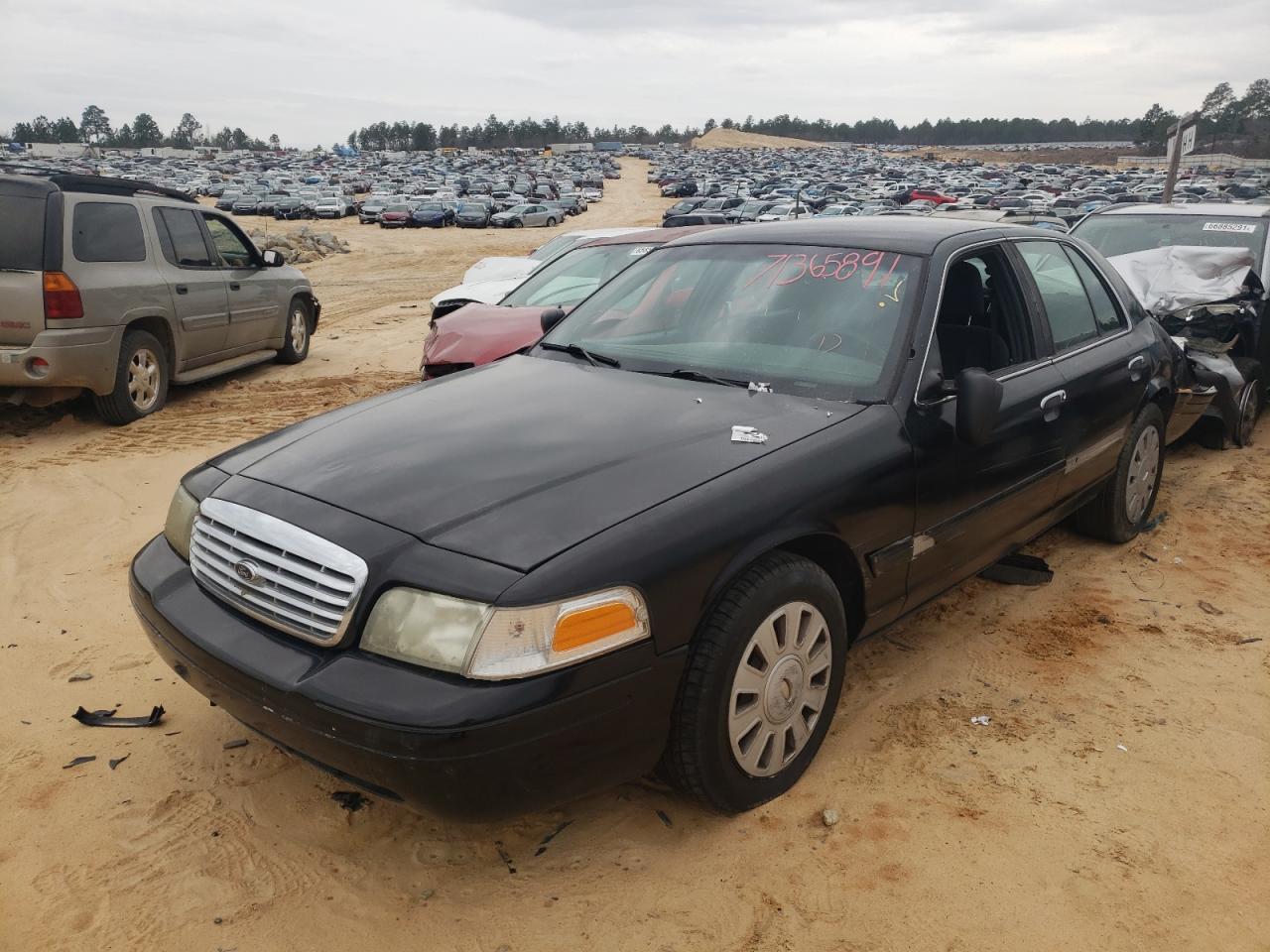 Photo 2 from auction – 2006 FORD CROWN VICT with VIN 2FAFP71W96X127878