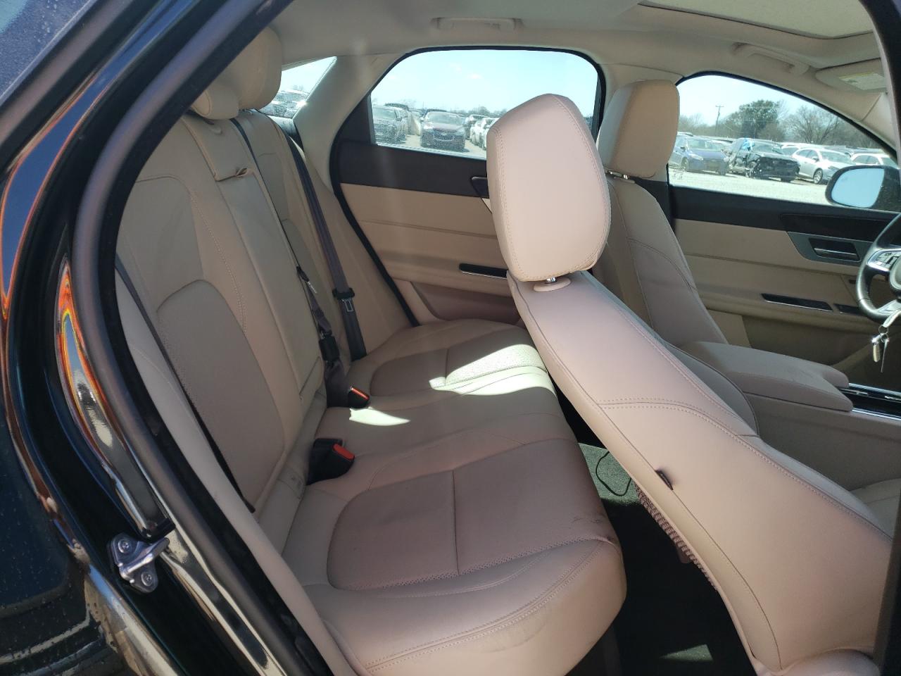 Photo 6 from auction – 2018 JAGUAR XF PRESTIG with VIN SAJBE4FX7JCY59299