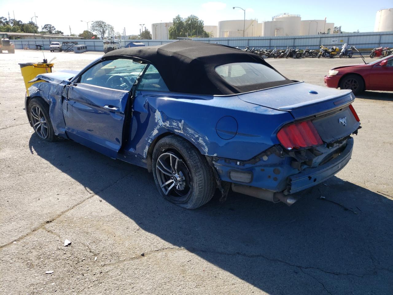 Photo 3 from auction – 2017 FORD MUSTANG with VIN 1FATP8UH7H5310576