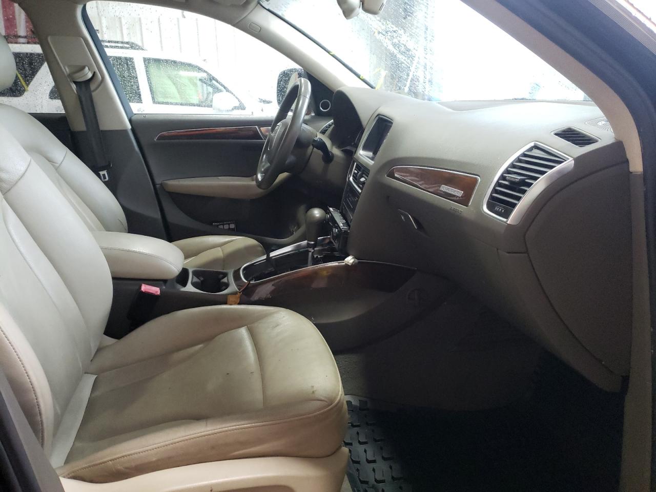 Photo 5 from auction – 2012 AUDI Q5 with VIN WA1LFAFP5CA020565