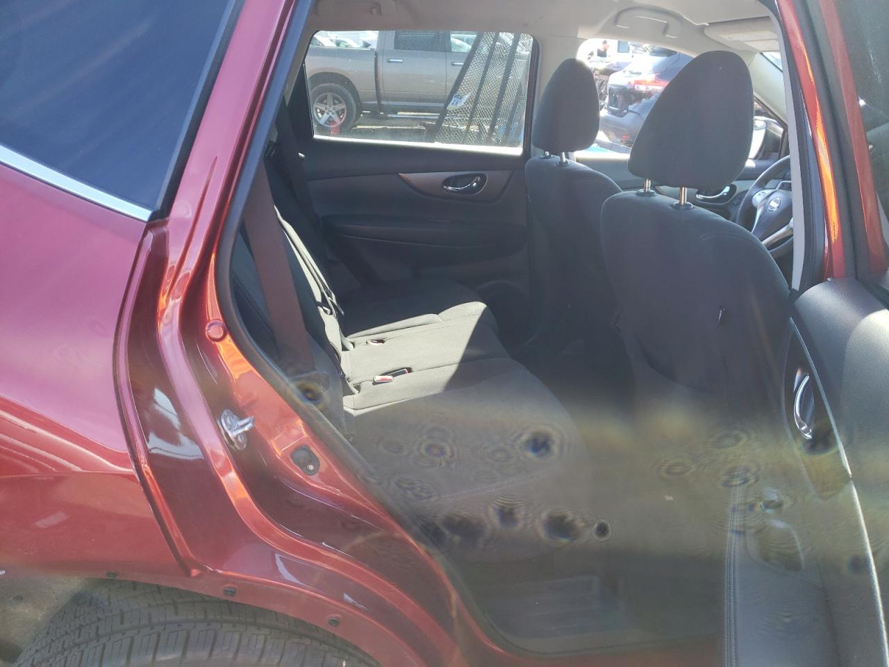 Photo 6 from auction – 2016 NISSAN ROGUE S with VIN KNMAT2MT0GP614978