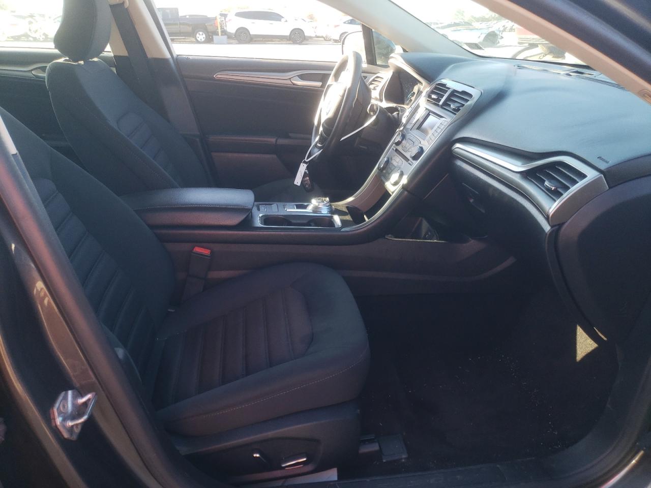 Photo 5 from auction – 2017 FORD FUSION SE with VIN 3FA6P0H76HR164331