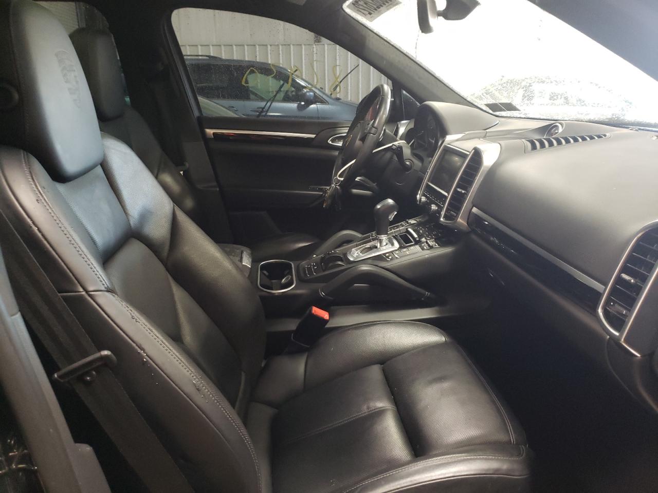 Photo 5 from auction – 2014 PORSCHE CAYENNE with VIN WP1AA2A28ELA09787