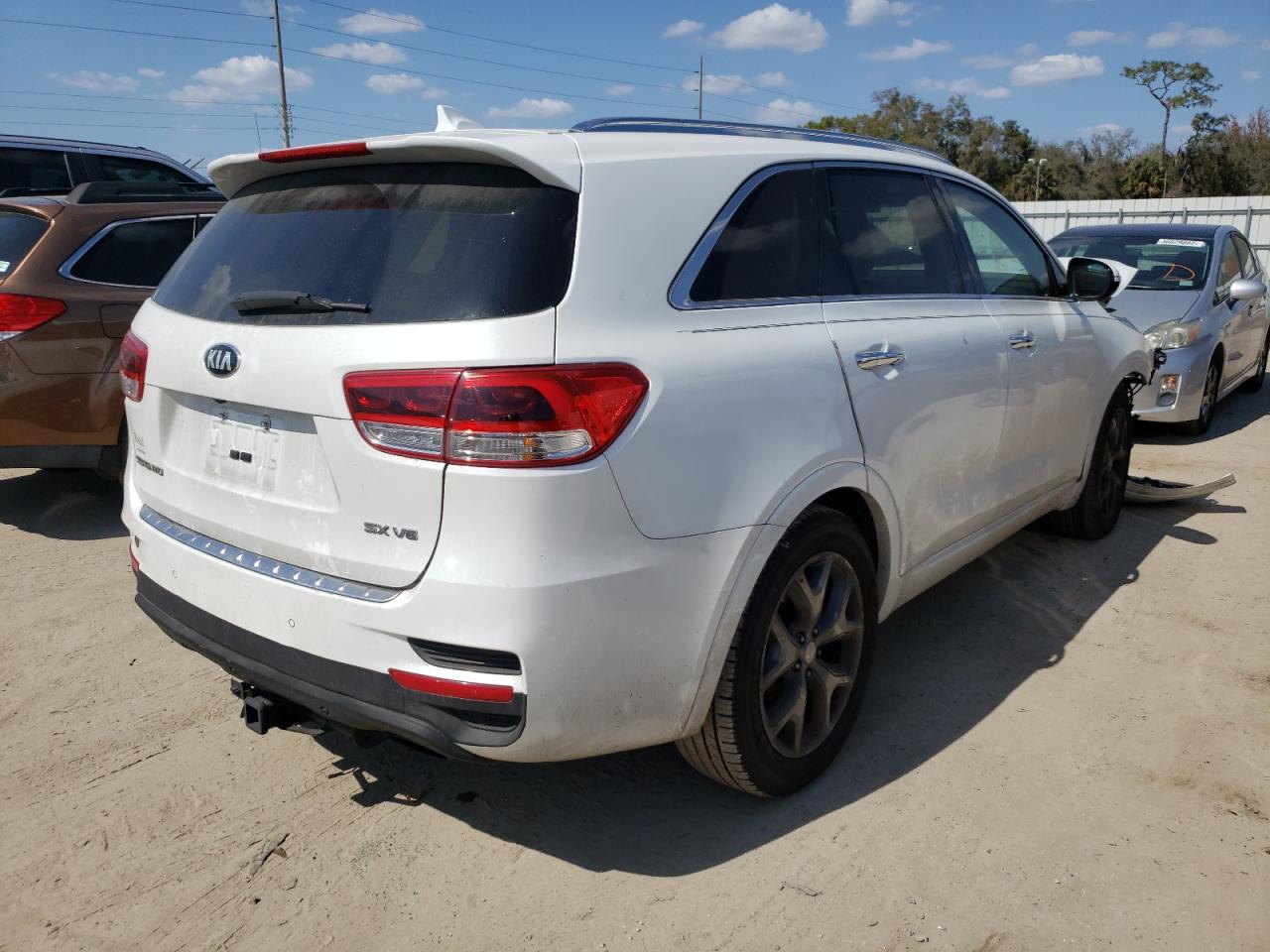 Photo 4 from auction – 2016 KIA SORENTO SX with VIN 5XYPK4A55GG031016