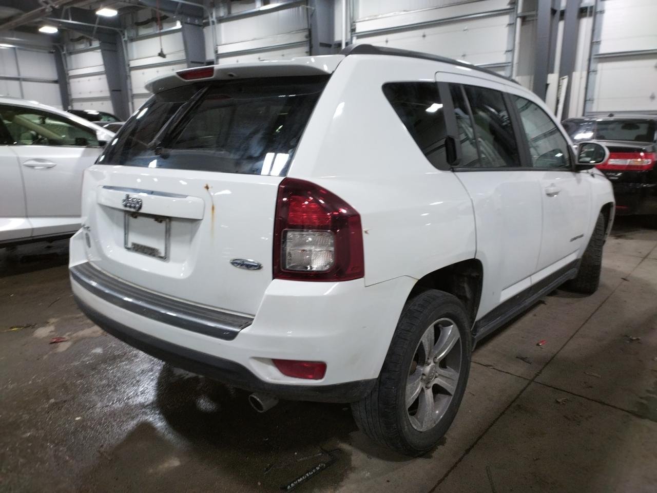 Фото 4 с аукциона – 2017 JEEP COMPASS LA с VIN 1C4NJDEB3HD193009