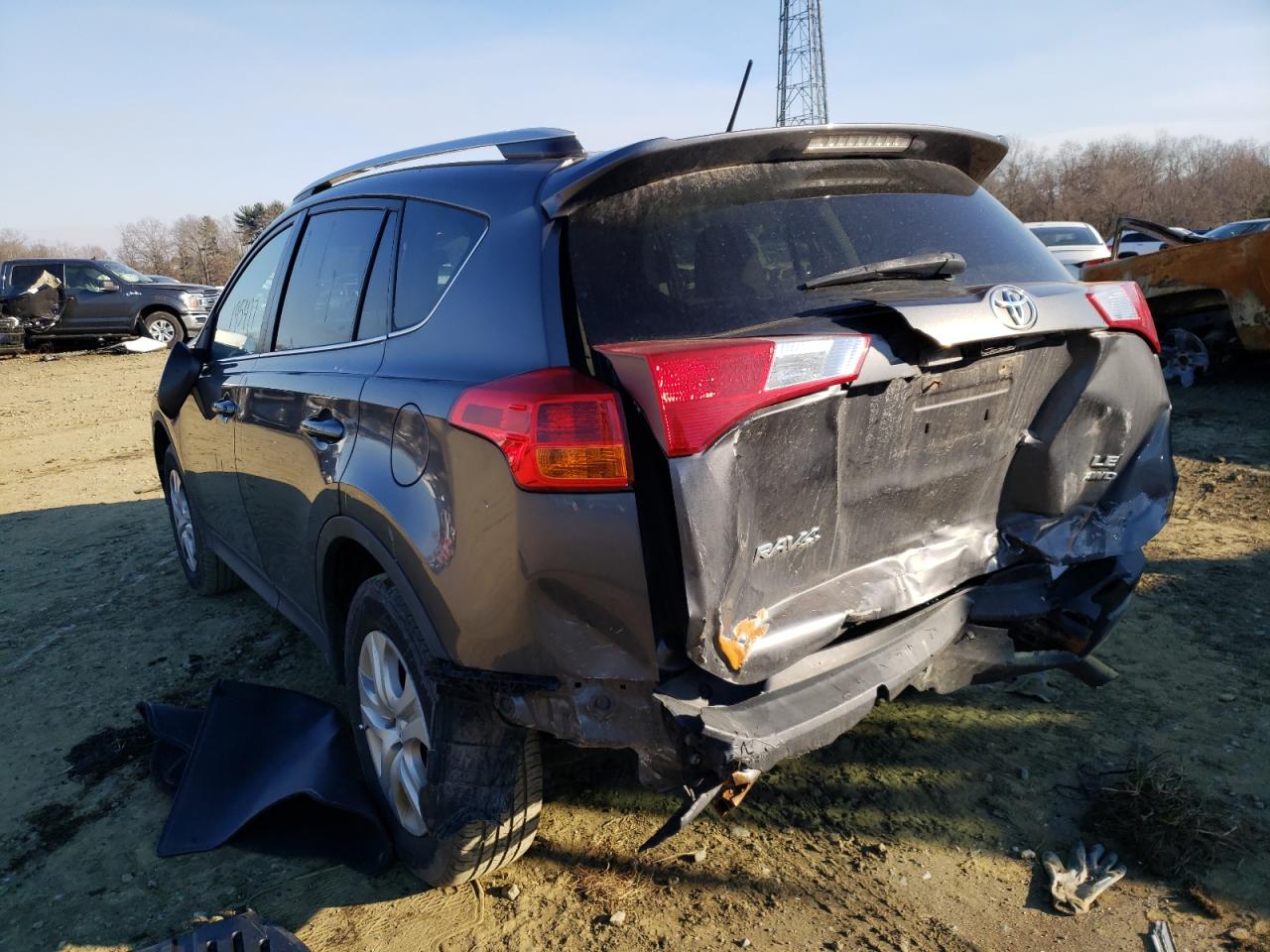 Photo 3 from auction – 2015 TOYOTA RAV4 LE with VIN 2T3BFREV0FW231629