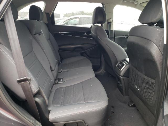 Photo 6 from auction – 2016 KIA SORENTO LX with VIN 5XYPG4A32GG097345