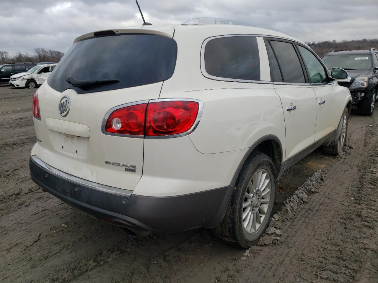 Photo 4 from auction – 2011 BUICK ENCLAVE CX with VIN 5GAKRBED6BJ389974