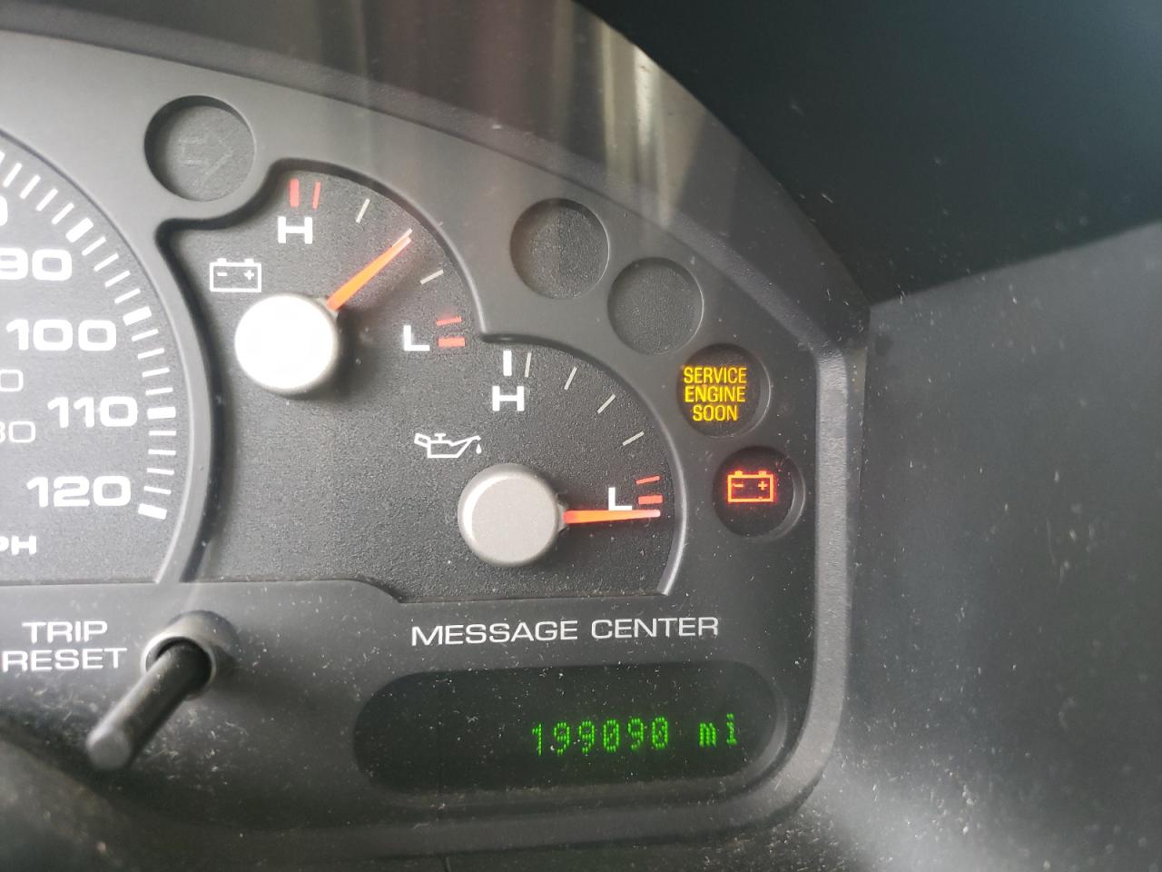 Photo 8 from auction – 2005 FORD EXPLORER L with VIN 1FMDU75W35ZA77634