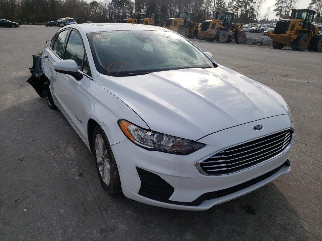FORD FUSION SE 2019 with VIN 3FA6P0LU4KR105427 - Photo from auction